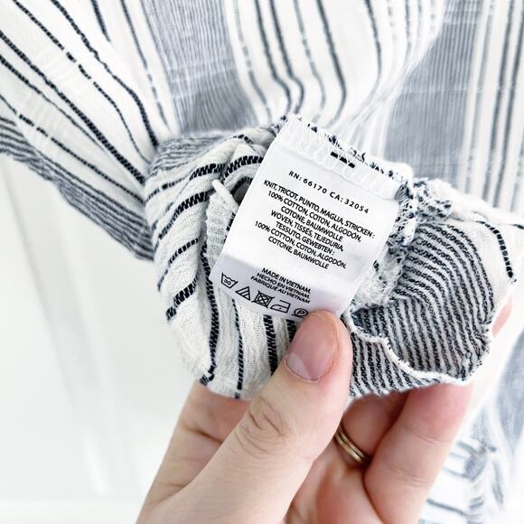 Little Yellow Button Anthropologie Contrasting Cinched Short Sleeve Shirt - Picture 6 of 6